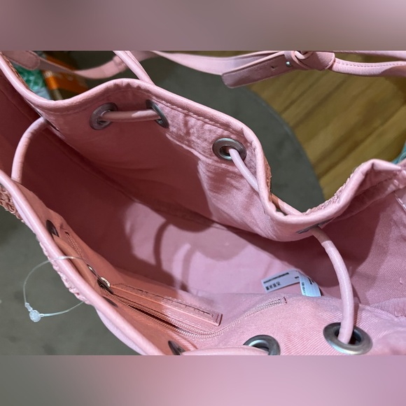 🆕 Free People Cabana crossbody bag in pink only - Picture 10 of 13